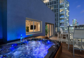 Modern 3BR Jacuzzi on Rosthchild by HolyGuest